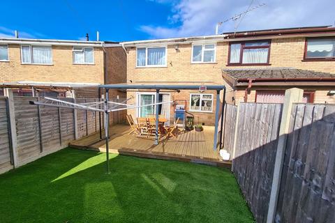 27 Appletree Close, Calmore, Southampton, SO40 2UX