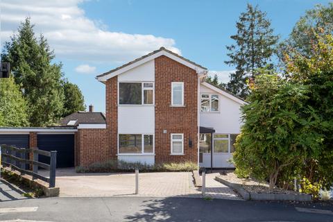 4 bedroom detached house for sale, Arnett Way, Rickmansworth, WD3