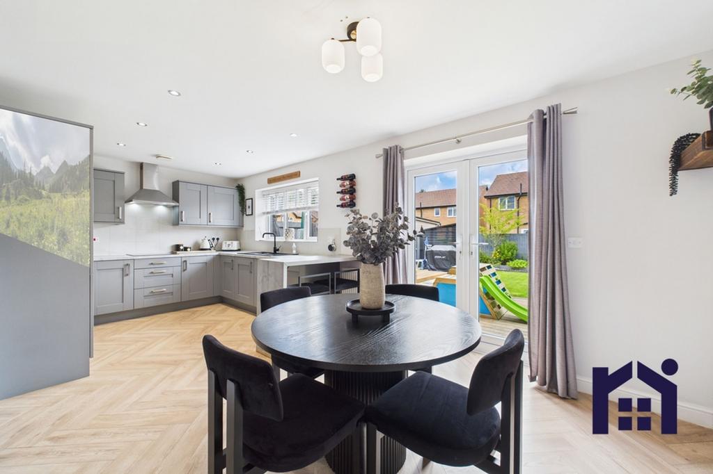 Dining kitchen