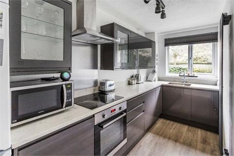 Eyston Drive, WEYBRIDGE, Surrey, KT13