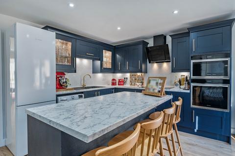 3 bedroom semi-detached house for sale, Nursery Road, Alresford, Hampshire, SO24