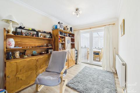 4 bedroom semi-detached house for sale, Hare Close, Buckingham