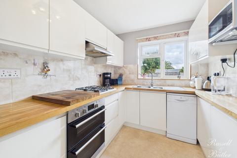 4 bedroom semi-detached house for sale, Hare Close, Buckingham