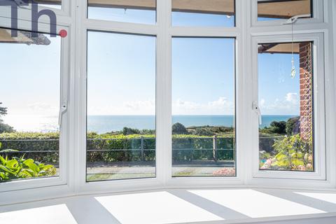 3 bedroom maisonette for sale, Madeira Court, Ventnor PO38