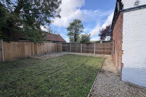 7 Back Lane, Lyng, Norwich, NR9 5RZ