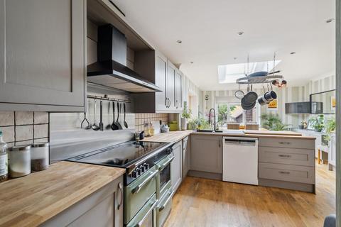 4 bedroom detached house for sale, Raglan Gardens, Watford, WD19