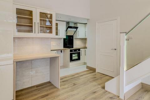 2 bedroom flat to rent, Trebovir Road, Earls Court SW5