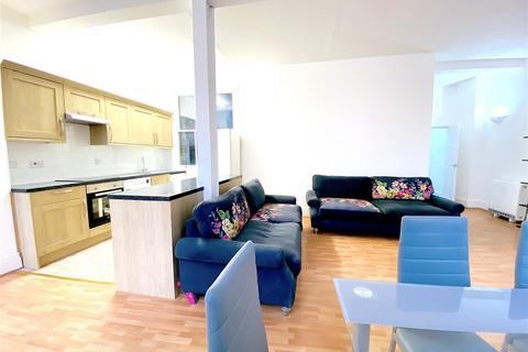 2 bedroom apartment to rent, Whitechapel High Street, London E1