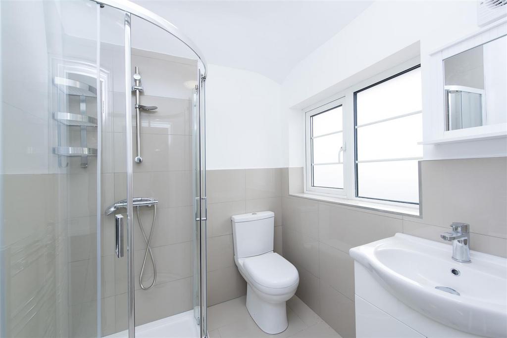 Upstairs ensuite.jpg