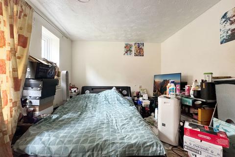 9 Buttell Close, Grays, RM17 6UN