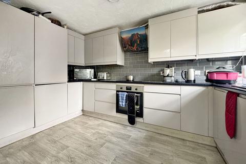 9 Buttell Close, Grays, RM17 6UN
