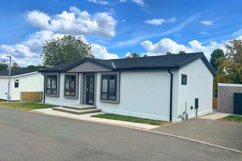 2 bedroom park home for sale, Chelmsford, Essex, CM2