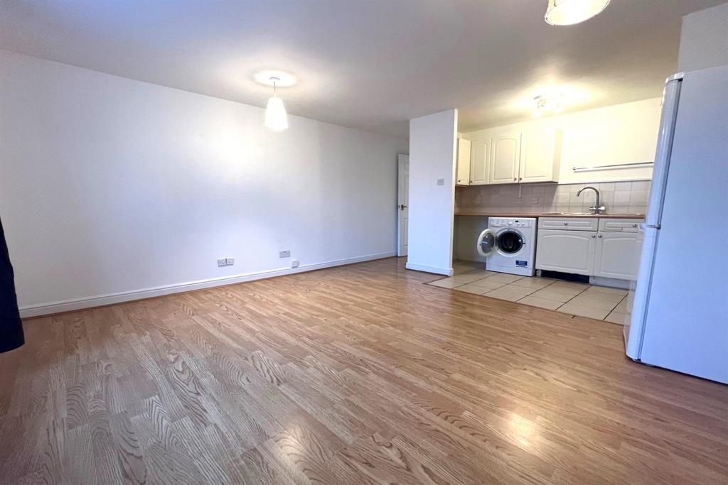 House in London - View 2