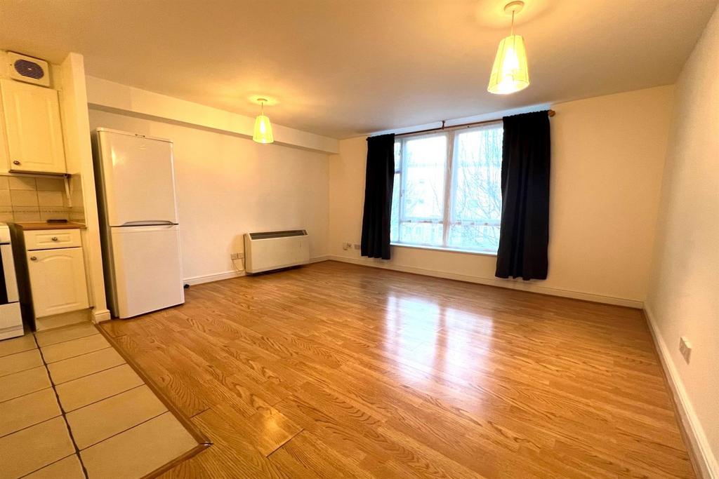 House in London - View 3
