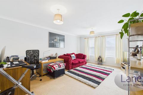 1 bedroom apartment for sale, Cobham Close, Enfield, EN1