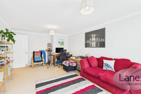 1 bedroom apartment for sale, Cobham Close, Enfield, EN1