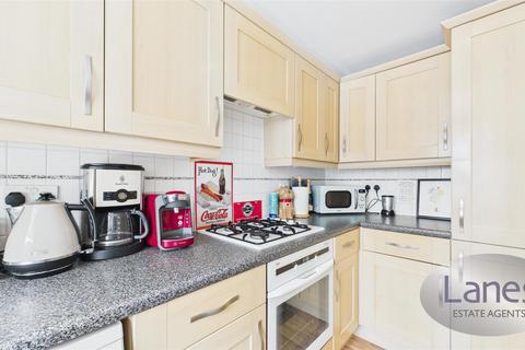 1 bedroom apartment for sale, Cobham Close, Enfield, EN1
