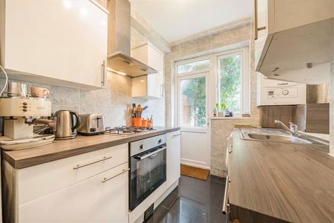 2 bedroom flat for sale, Gillian Street, London SE13
