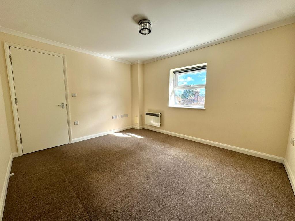 Bedroom Picture 1