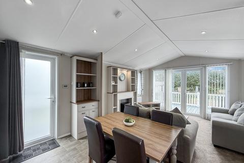 2 bedroom park home for sale, The Oaks Holiday Park, Chapel Road, Ipswich IP10