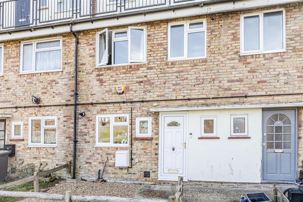 4 Fairoaks Court Lane, Addlestone, KT15 1 SP - 16.j