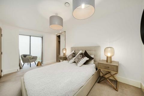 undefined, Archway Road, London N6