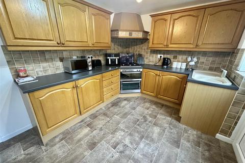 2 bedroom semi-detached house for sale, Union Road, Liversedge