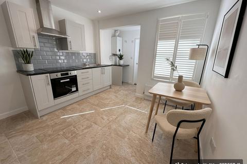 2 bedroom end of terrace house for sale, Jubilee Terrace, East Street, Westbourne, PO10 8SG