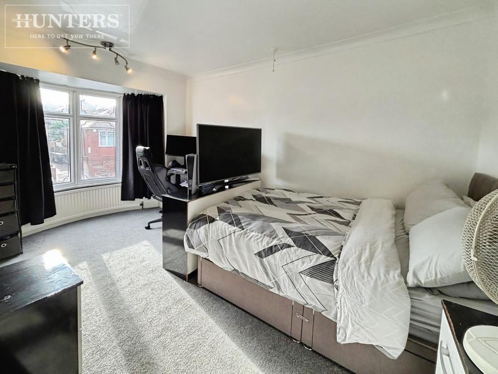 Pbox-bedroom-336897.jpeg