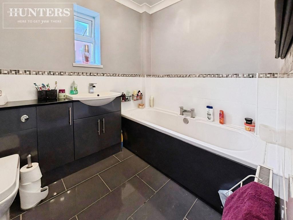 Pbox-bathroom-336897.jpeg