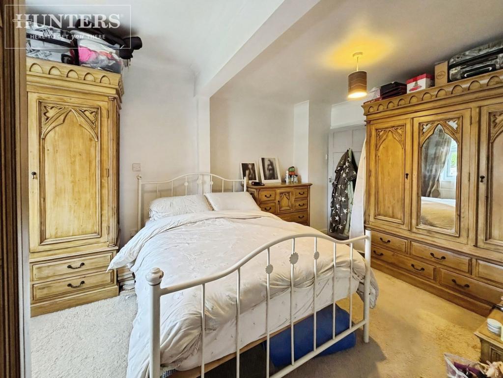 Pbox-bedroom-336897.jpeg