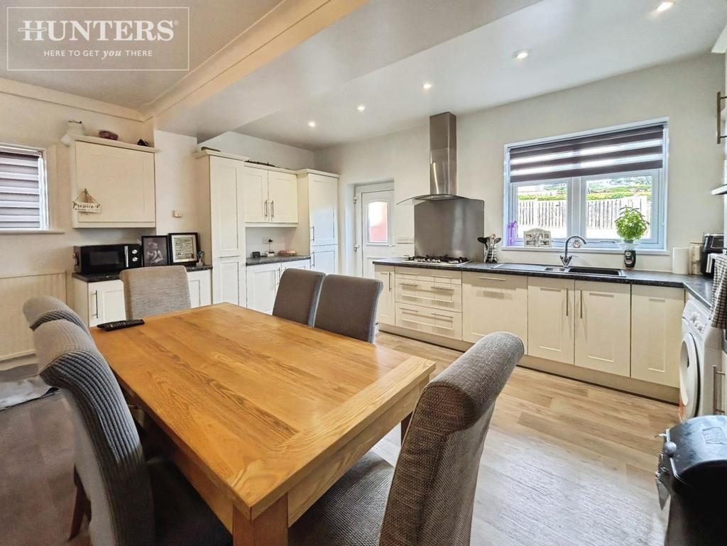 Pbox-dining room-336897.jpeg