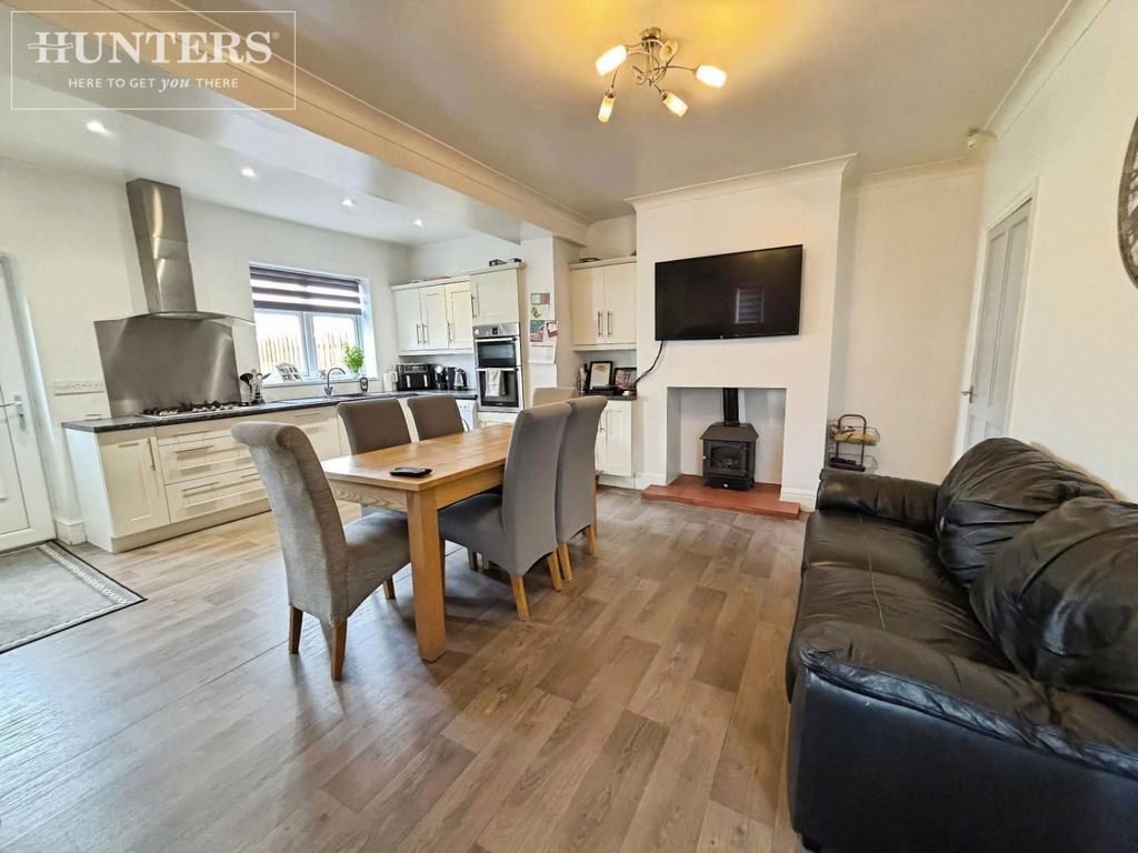 Pbox-living room-336897.jpeg