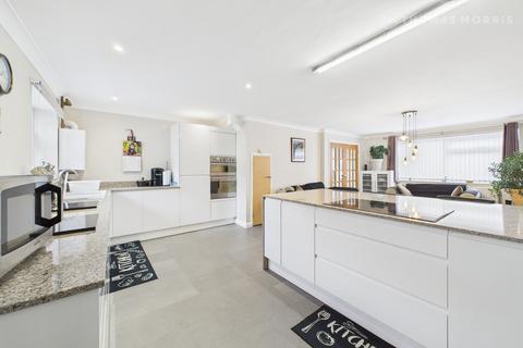 3 bedroom detached house for sale, Warren Road, Cambridgeshire PE27