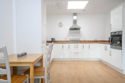 2 bedroom retirement property for sale, Pond Hill Gardens, Sutton SM3