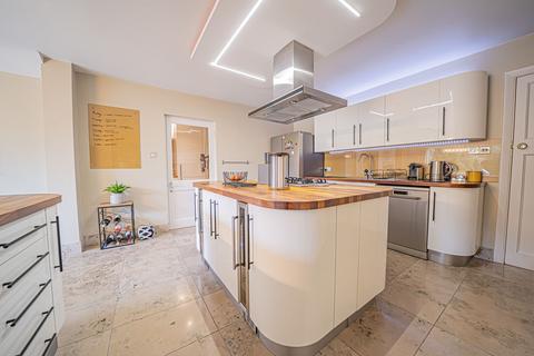 4 bedroom detached house for sale, Widney Manor Road, Solihull, B91