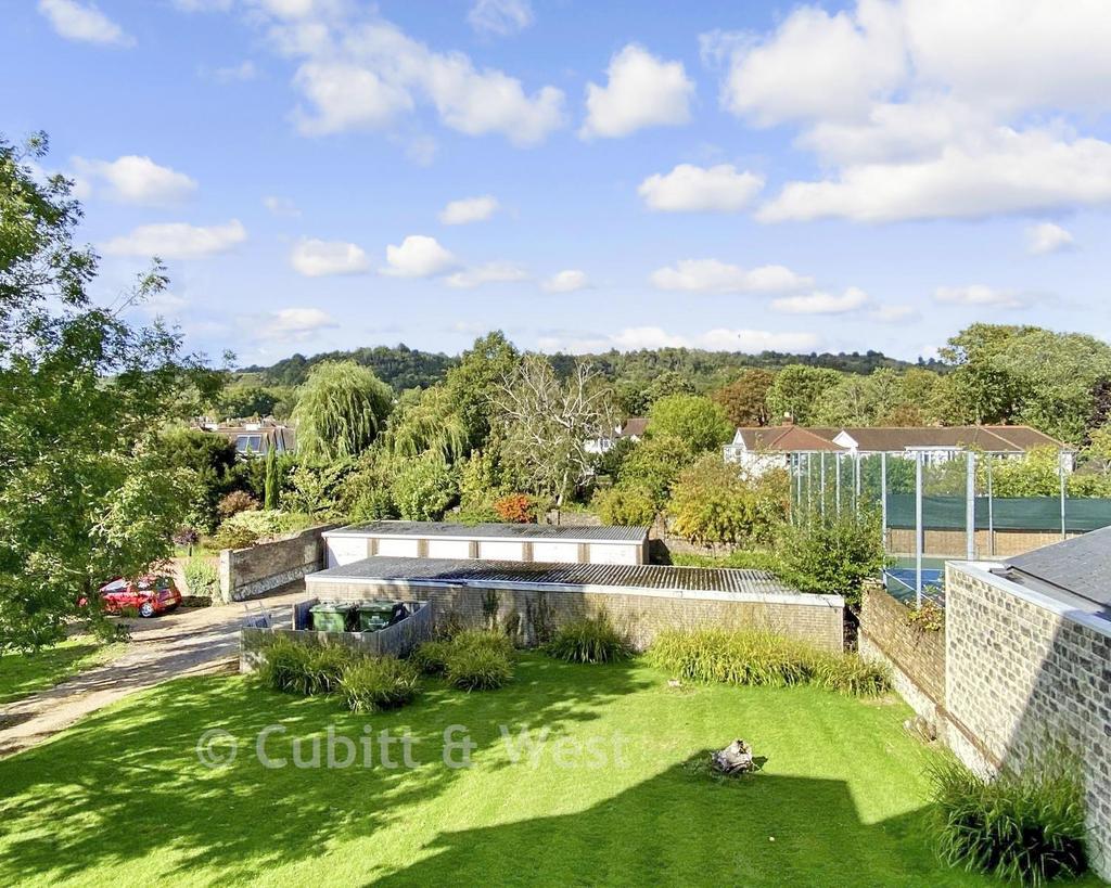 Rear Garden/Views