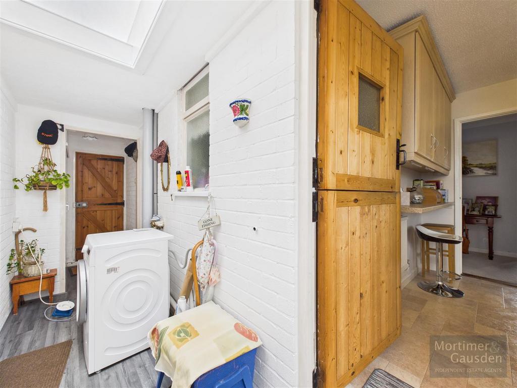 Porch / Utility