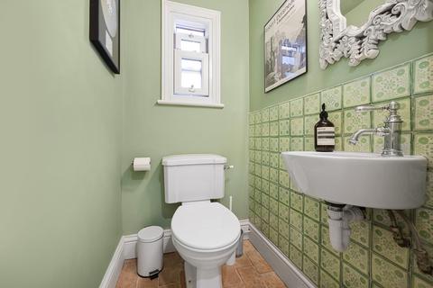 244 Friern Road, London, SE22 0BB
