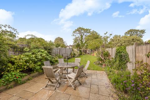 244 Friern Road, London, SE22 0BB