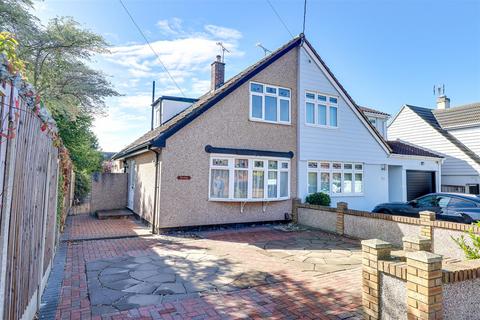 3 bedroom semi-detached house for sale, Villa Road, Benfleet SS7