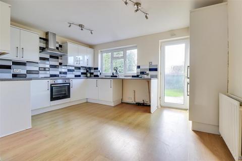 3 bedroom semi-detached house for sale, Villa Road, Benfleet SS7