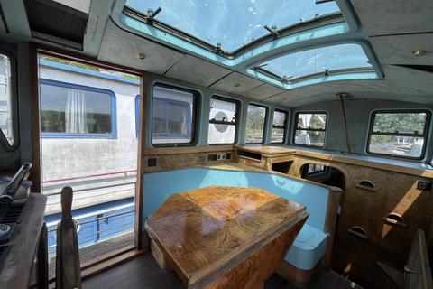 undefined, Lower Sunbury Road, Hampton TW12