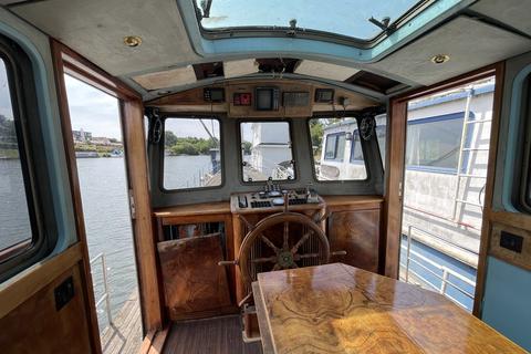 undefined, Lower Sunbury Road, Hampton TW12