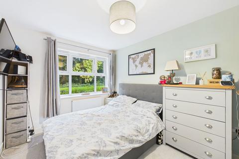 undefined, Timms Close, Horsham RH12