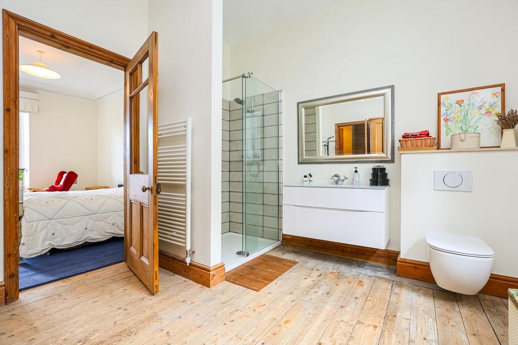 Master En-Suite