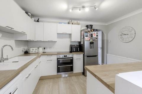 undefined, Dulwich Close, Newport Pagnell MK16