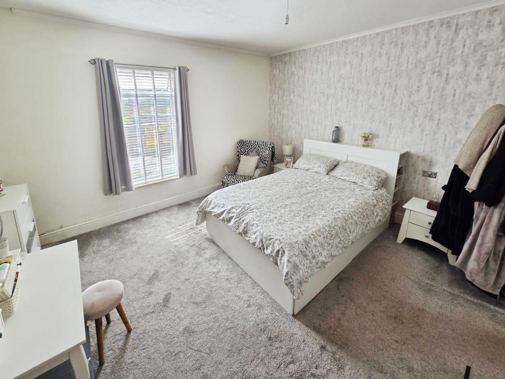 Pbox-bedroom-334572.jpg