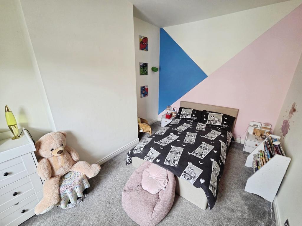 Pbox-bedroom-334572.jpg