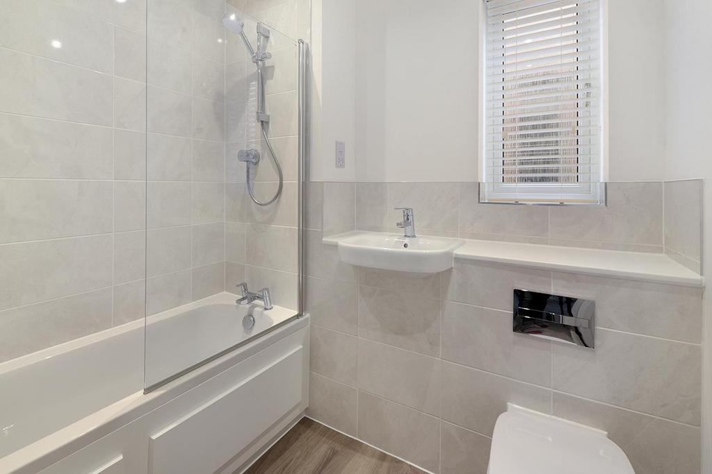 Bathroom (Plot 77)